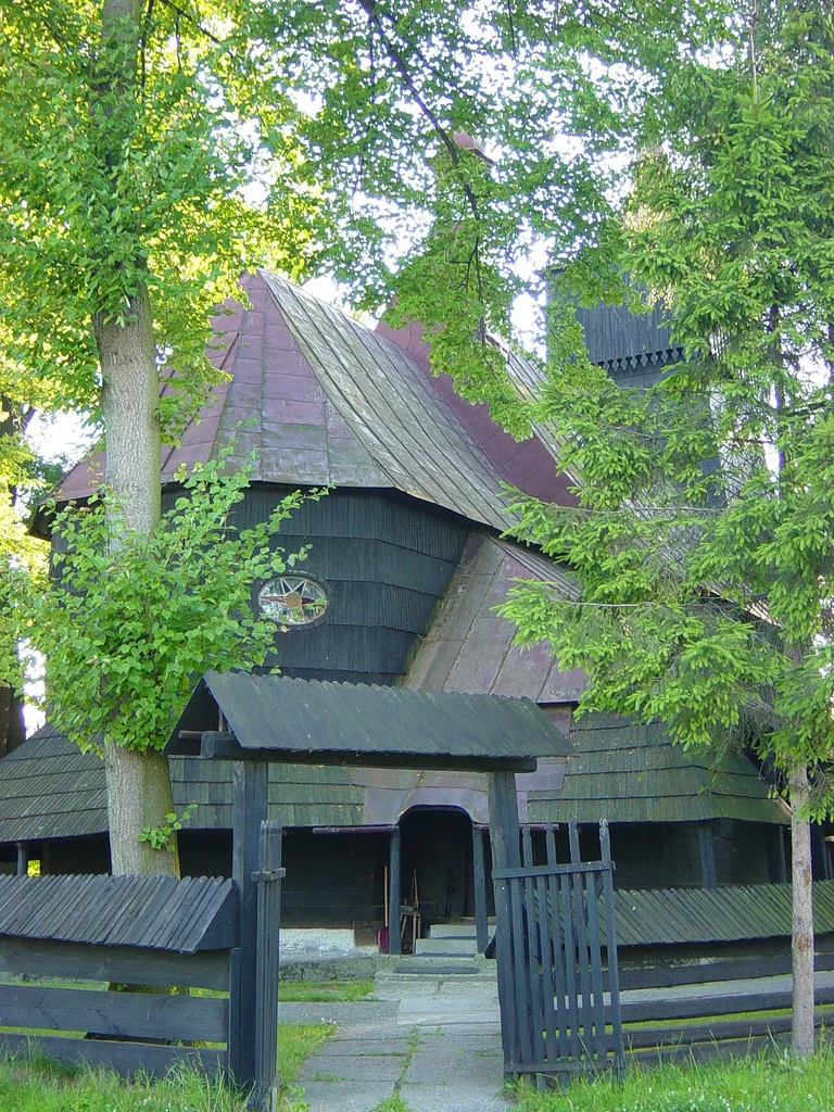 Kościół pw. Św. Bartłomieja z XVI w. w Porębie Wielkiej
