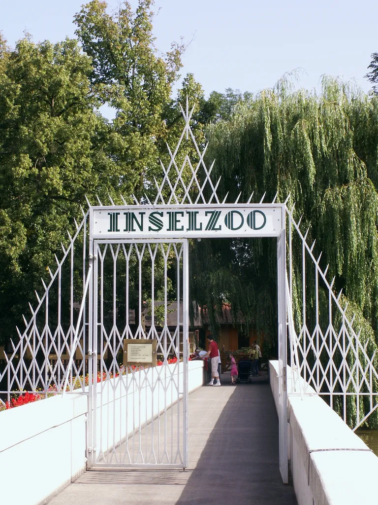 Altenburg Inselzoo auf der Insel im Großen Teich Foto 2006 Wolfgang Pehlemann Wiesbaden PICT0306