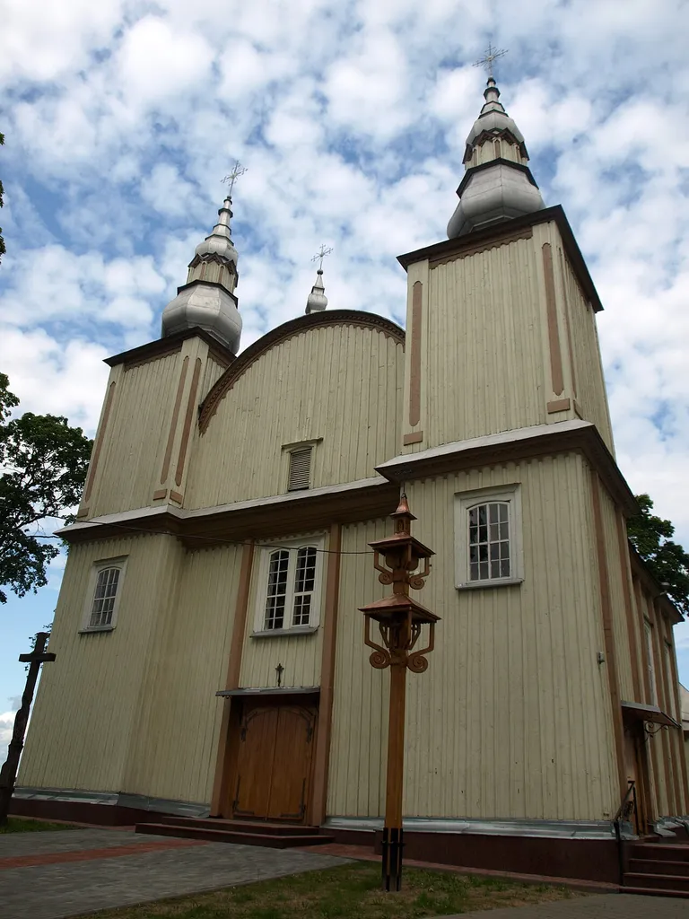 Šešuoliai church