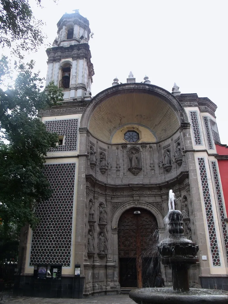 This is a photo of a monument in Mexico, identified by ID