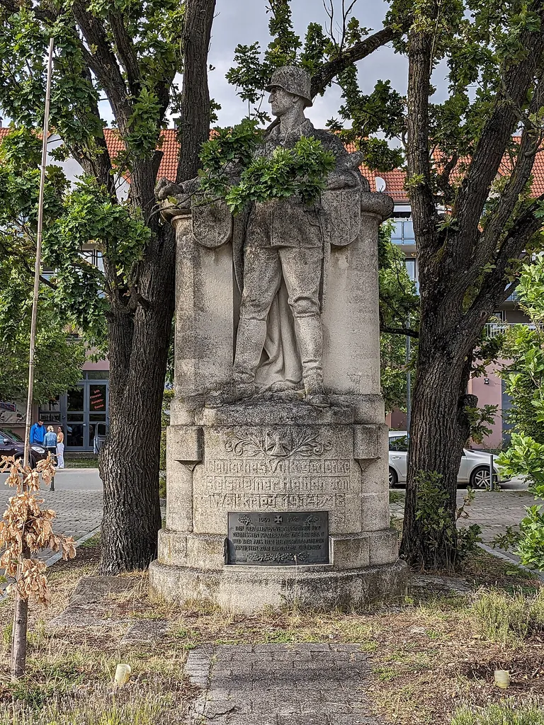 Kriegerdenkmal Carl-Thiersch-Straße 7 in Erlangen