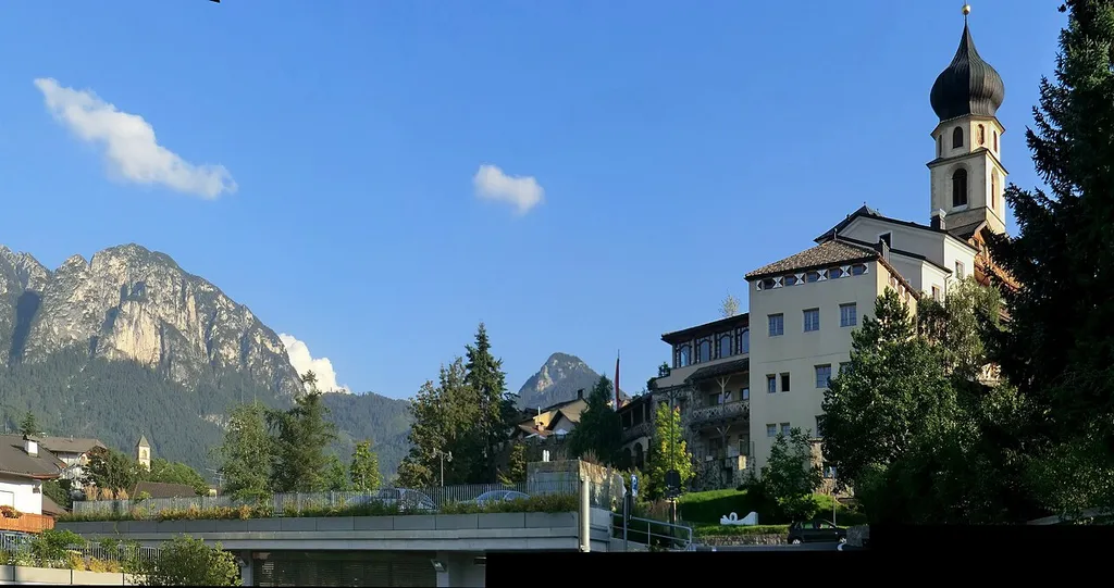 This media shows the cultural heritage monument with the number 17897 in South Tyrol. (Wikidata) Assumption of Mary Native name Pfarrkirche Maria Himmelfahrt Location Völs am Schlern, South Tyrol, Italy Coordinates 46° 31′ 03.85″ N, 11° 30′ 10.34″ E Authority file : Q1326809 GND: 4801254-3 institution QS:P195,Q1326809