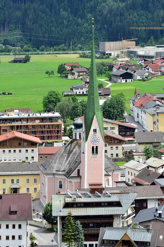 Ortskern mit Kath. Pfarrkirche hl. Veit