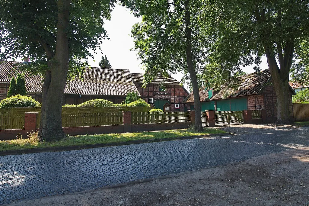 Heinrich-Wöhler-Straße 3 in Großburgwedel (Burgwedel)