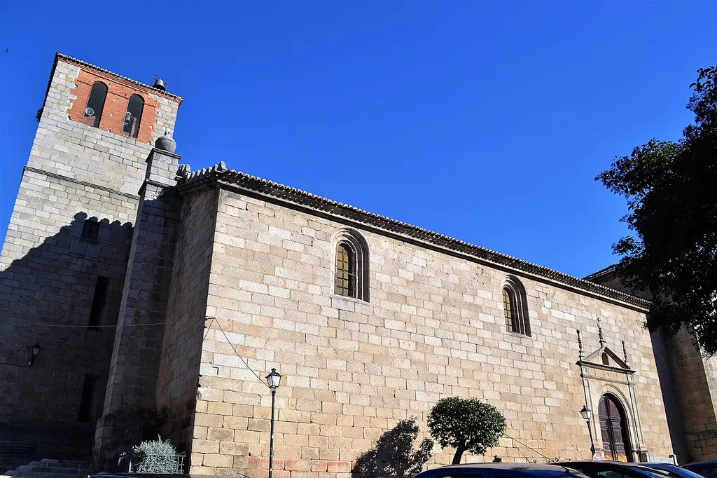 Iglesia de S.Miguel Arcángel de Hoyo de Pinares(Ávila)