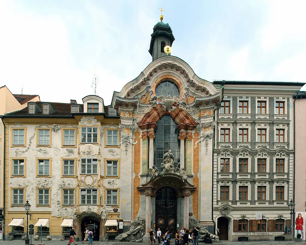 Die Asamkirche (St. Nepumuk) in München
