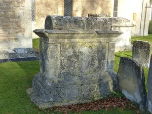 Jasper Warren monument in the churchyard approximately 3 metres south of south aisle to Church of St Mary