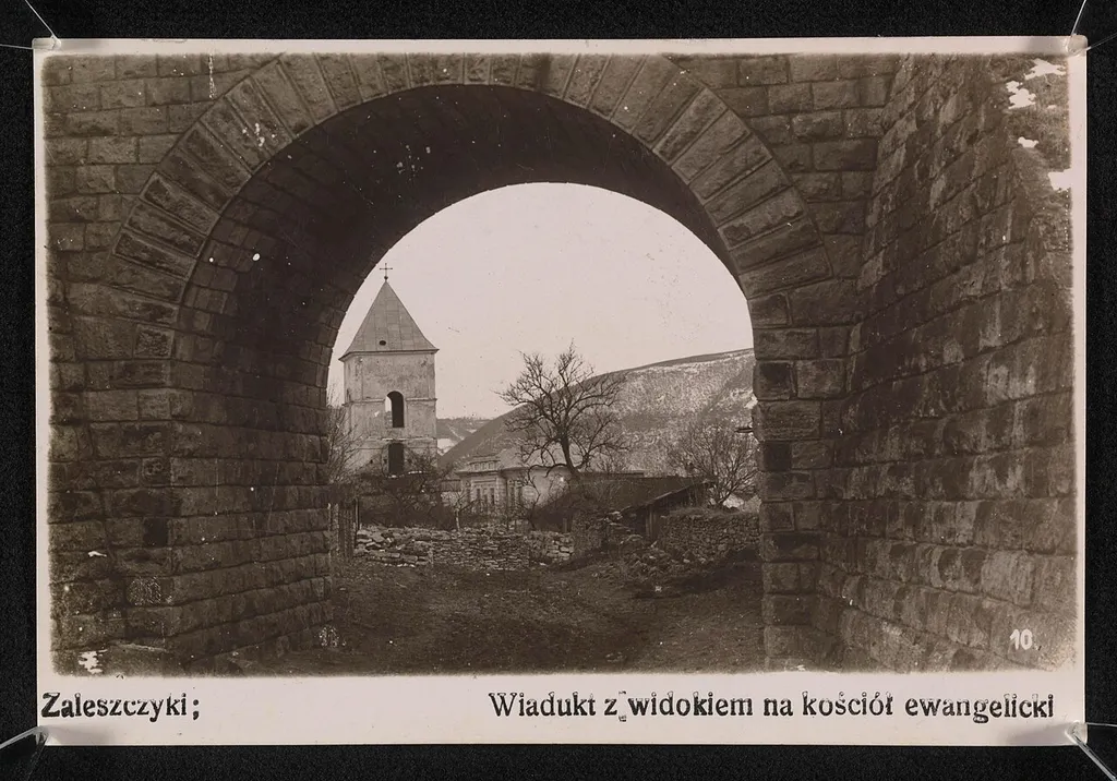 Maurycy Bäumer. Zaleszczyki - wiadukt z widokiem na kościół ewangelicki