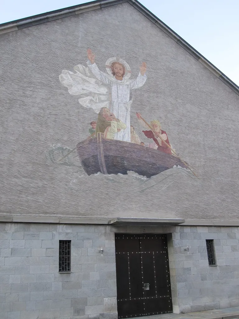 Portalseite der Erlöserkirche in Chur
