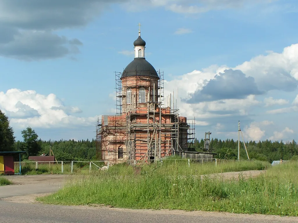Nikolskoye (Klinsky District of Moscow Oblast), Church of Saint Nicholas the Wonderworker (1738-1758).