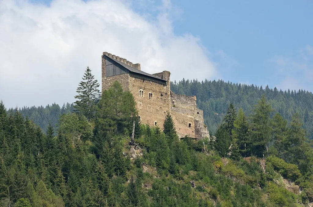 Burgruine Frauenburg von Süden, Gemeinde Unzmarkt-Frauenburg.