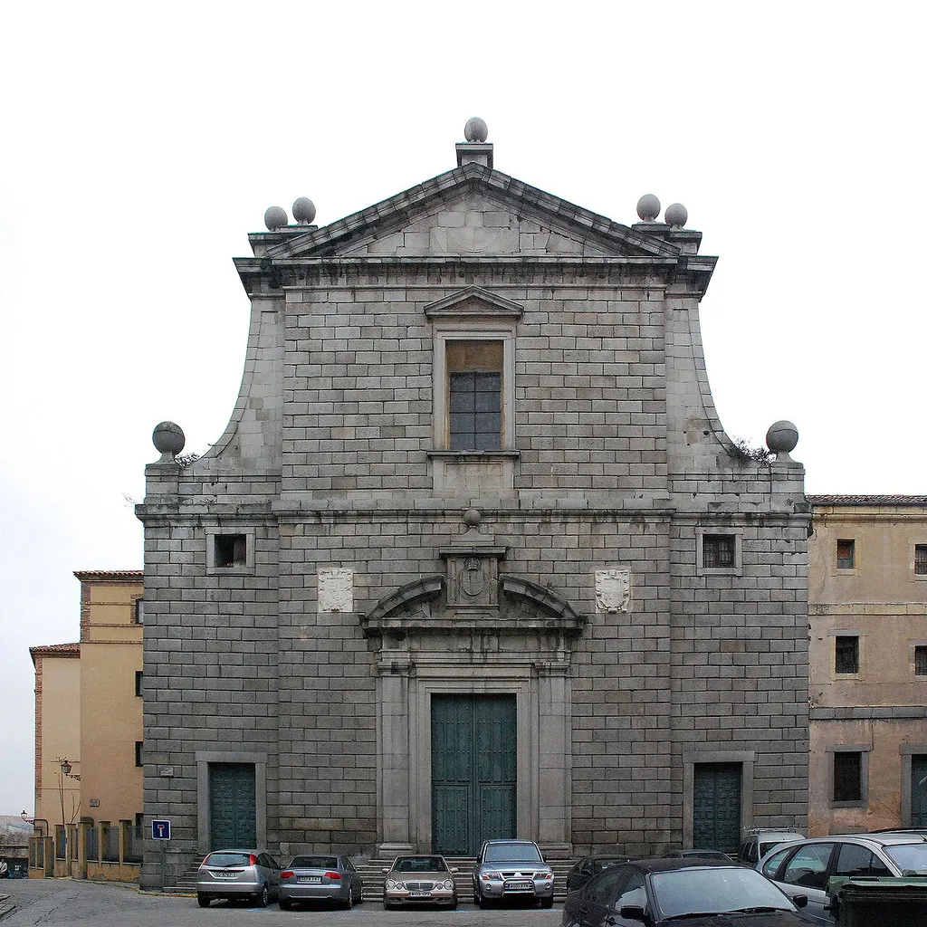 Fachada de la iglesia de la Compañía de Jesús en Segovia