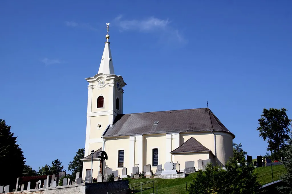 Römisch-Katholische Kirche mit Friedhof der Katastralgemeinde Karl (Gemeinde Draßmarkt, Bezirk Oberpullendorf, Burgeland, Österreich)