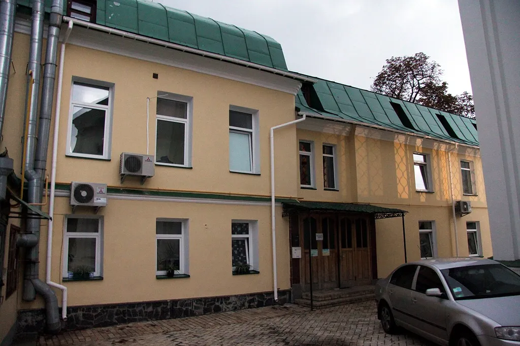 Будинок просфірні і школи (Будинок прочан), Київ, Лаврська вул., 14