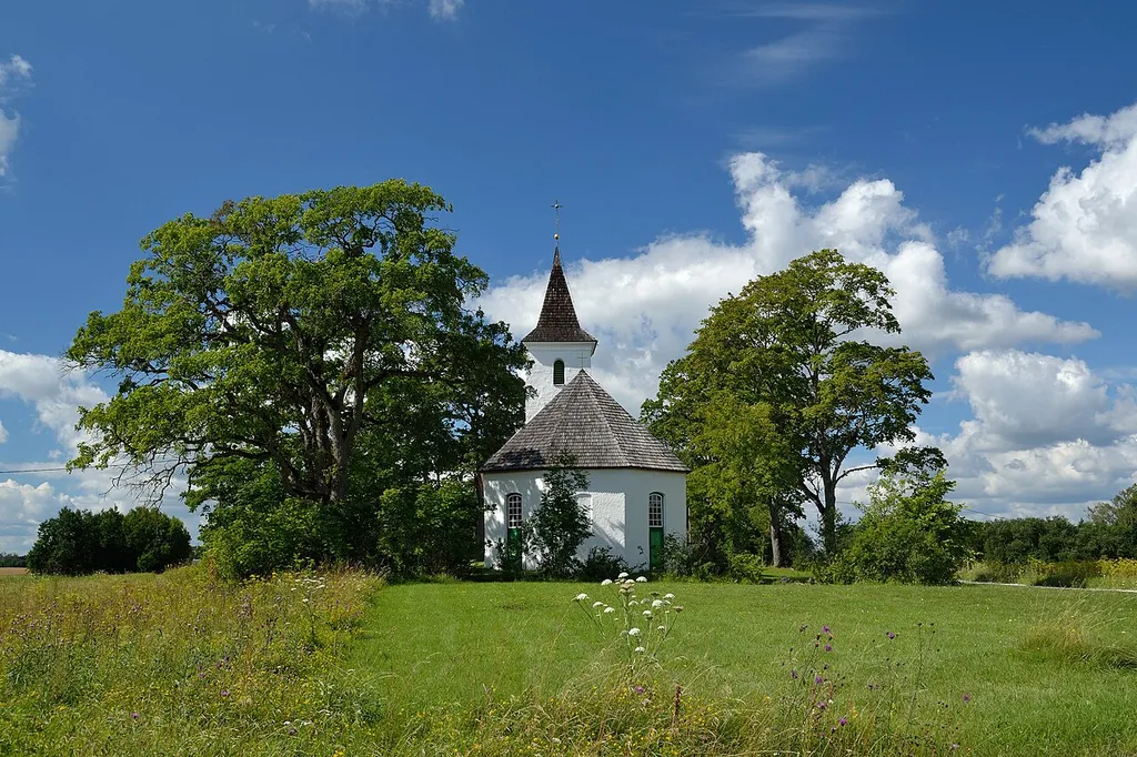 Tuhala church from behind