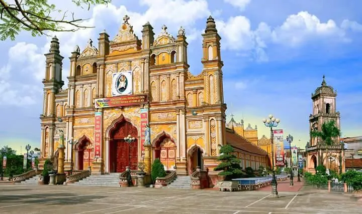Nhà thờ trung lao (ảnh năm 2012)