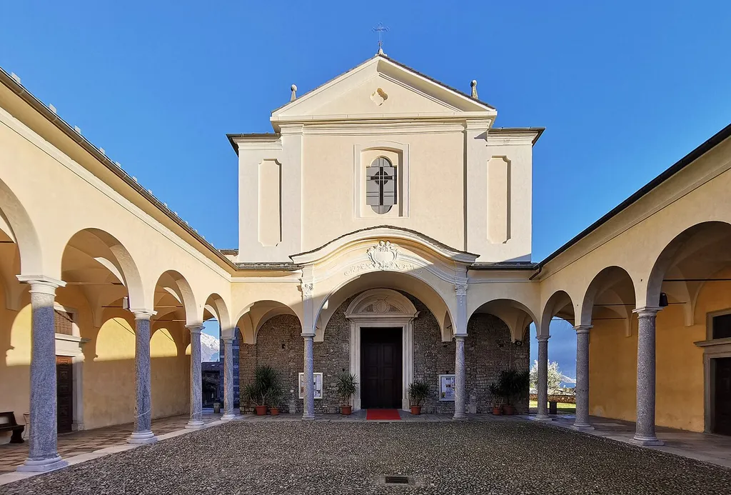 portico e facciata della chiesa del complesso di San Vincenzo (Gravedona ed Uniti)