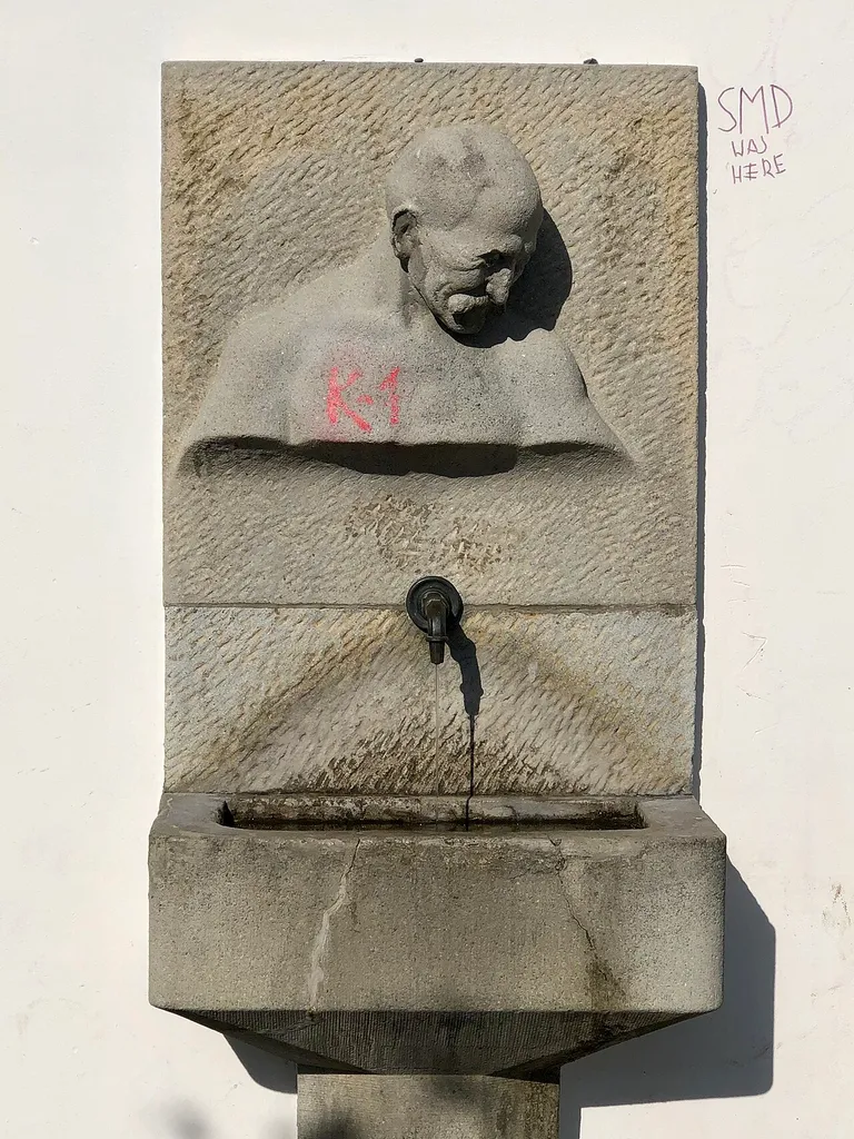 Brunnen Neumünster Kirchen Park