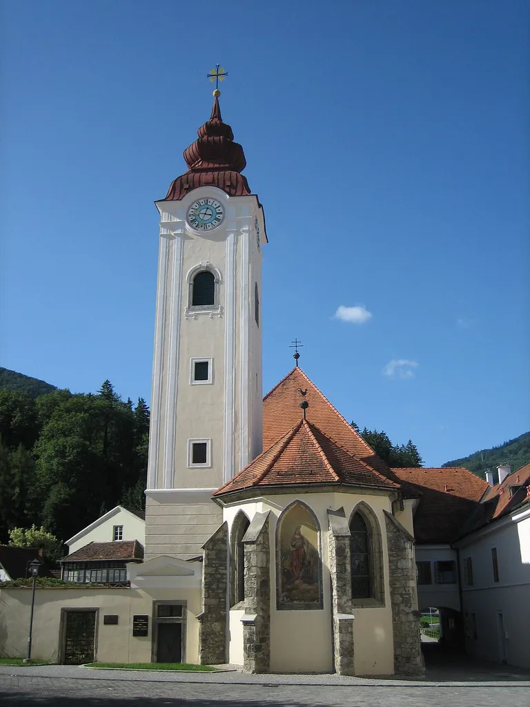 Waidhofen an der Ybbs, Lower Austria, Austria: Gothic church of the former Hospital with apse and baroque bell tower