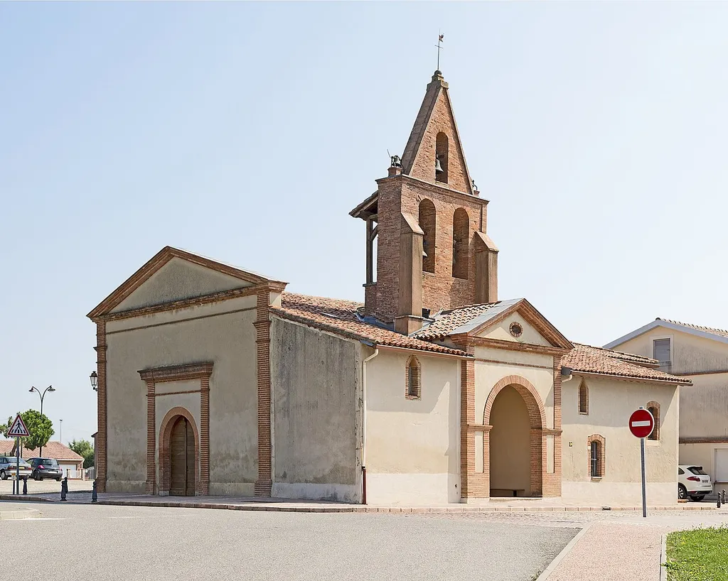 Pujaudran. The church.