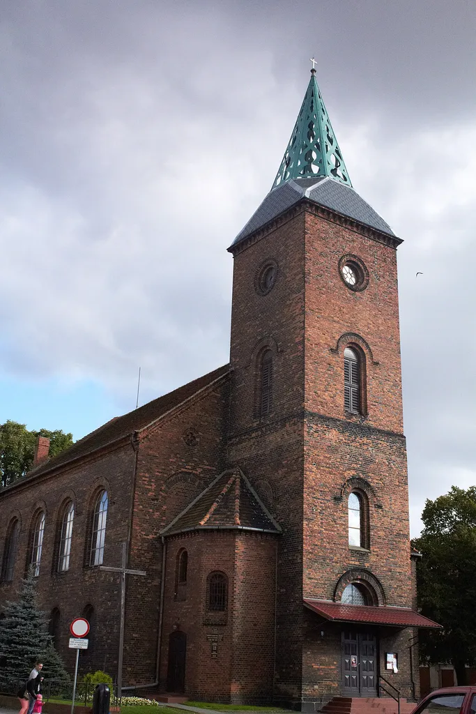 Jarocin - dawny kościół ewangelicki, obecnie rzymskokatolicki filialny p.w. św. Jerzego, 1843-1848, 1877
