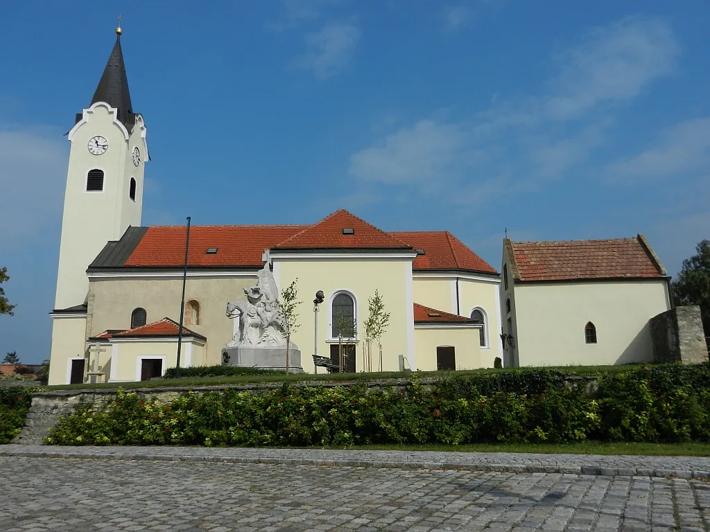 Kath. Pfarrkirche hll. Philipp und Jakob in Göttlesbrunn.