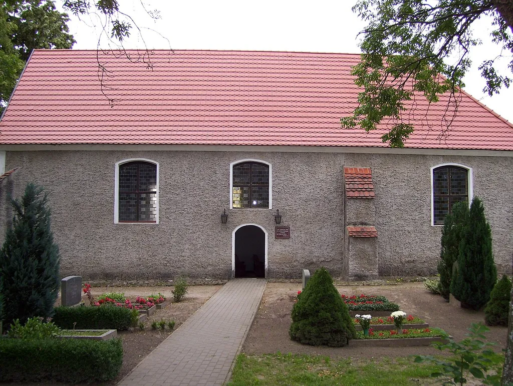 Kirche in Sophienhof bei Loitz, Südseite