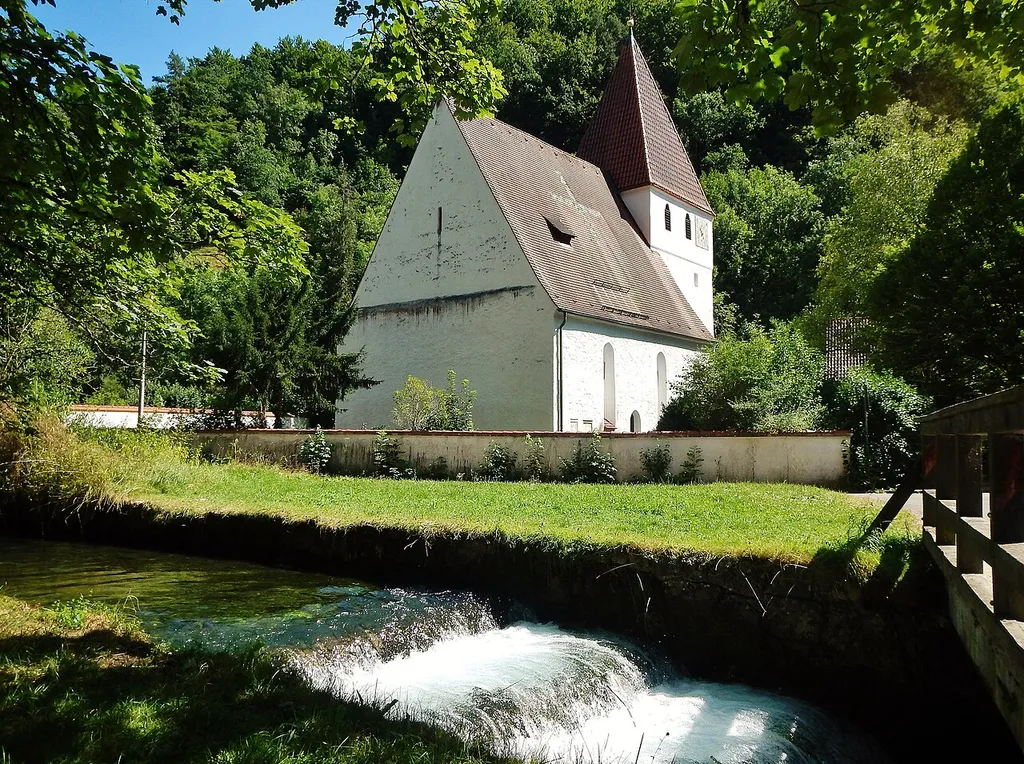 Evangelische Kirche in Lautern: Die ältesten Spuren der Kirche gehen in das achte Jahrhundert zurück.