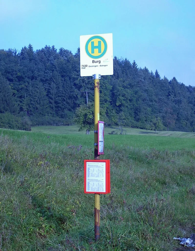 Bushaltestelle im Bubenhofener Tal: Am Standort der ehemaligen Burg Bubenhofen