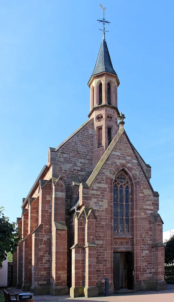 Die evangelische Kirche in Merzig, Landkreis Merzig-Wadern, Saarland. Die Kirche wurde in den Jahren 1863–65 nach Plänen von Carl Friedrich Müller (* 14. Juni 1833 in Hersfeld; † 1. August 1889 ebd.) errichtet.