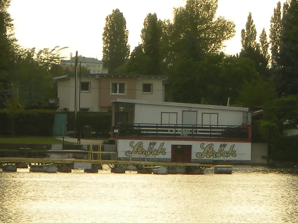 Strandbad am Dampfschiffhaufen in Wien