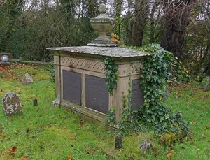 Tomb of Samuel Brady in the churchyard of St Mary