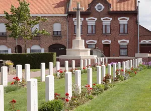 Dranouter Churchyard, Commonwealth Plot