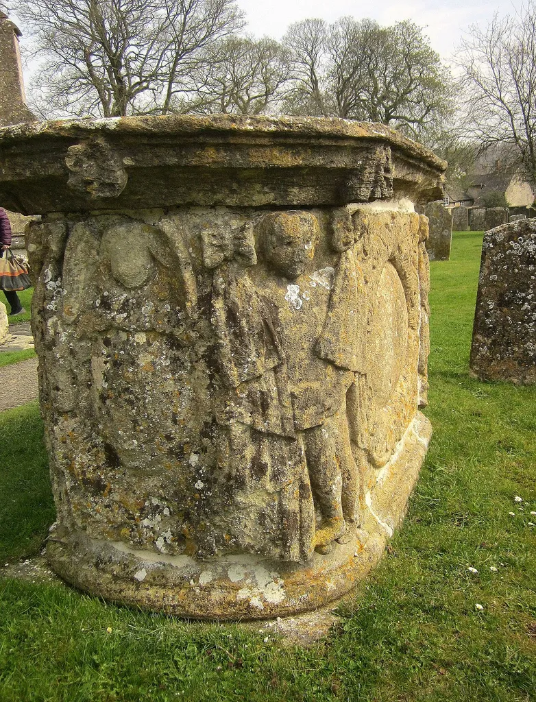 Chest tomb, Northleach
