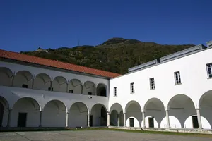 Kirche Santi Girolamo e Bernardino und ehemaliges Augustinerkloster