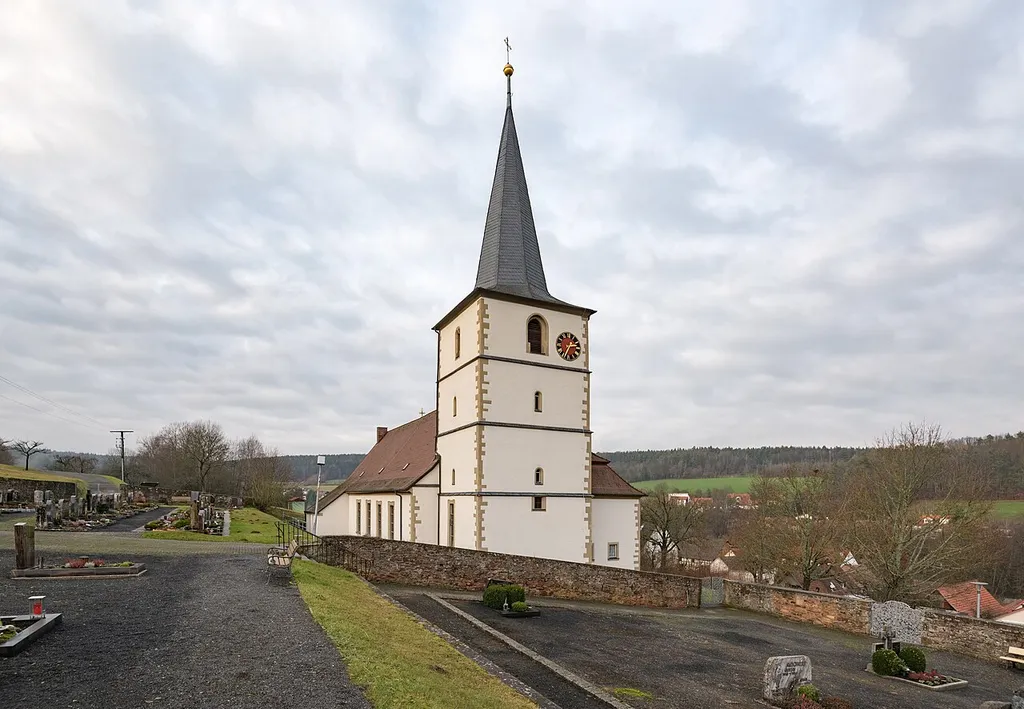 Schönau an der Brend, Burgwallbach, Kirchweg 4, Kath. Pfarrkirche Hl. Dreifaltigkeit