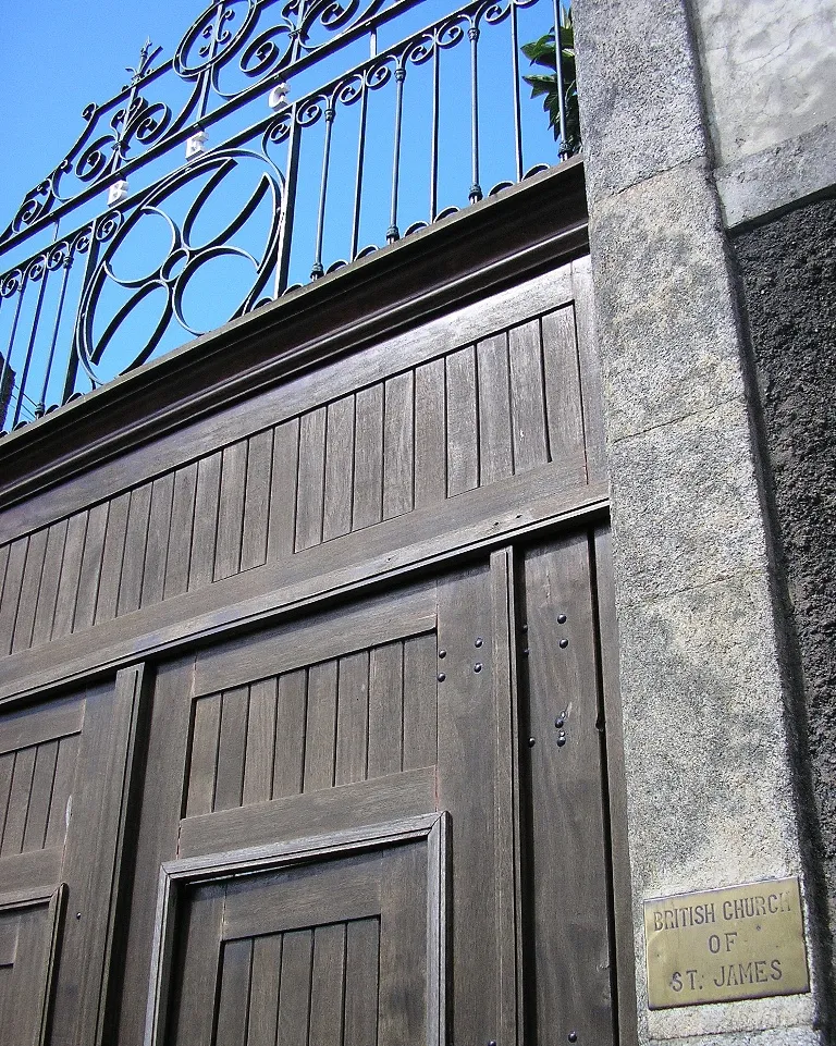 British Church of St James entrance in Porto, Portugal This building is classified as Imóvel de Interesse Patrimonial. It is indexed in Plano Director Municipal 2005 of City Council of Porto under the reference, M100.It is indexed in Plano Director Municipal 2023 of City Council of Porto under the reference, 843.