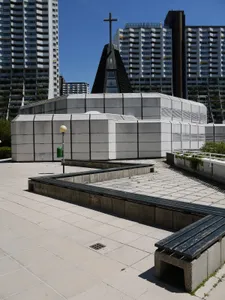 Wohnparkkirche Alt-Erlaa