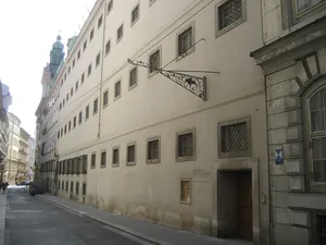 Hochschule für Musik und darstellende Kunst, ehem. Ursulinenkloster