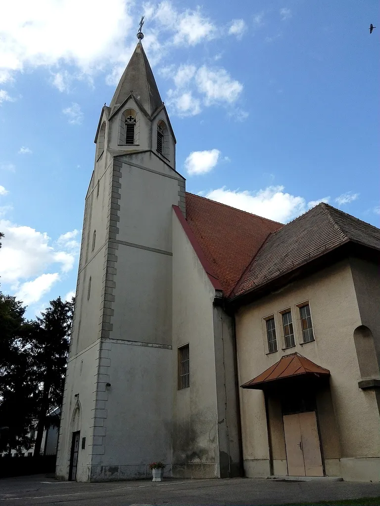 This media shows the protected monument with the number 102-342/1 CHMSK/102-342/1,CHMSK/102-342(other) in the Slovak Republic.