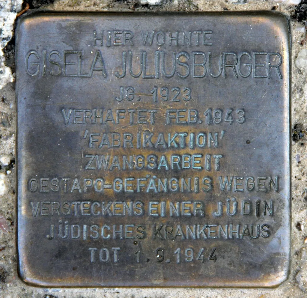"Stolperstein" (stumbling block), Gisela Juliusburger, Schönhauser Allee 31, Berlin-Prenzlauer Berg, Germany