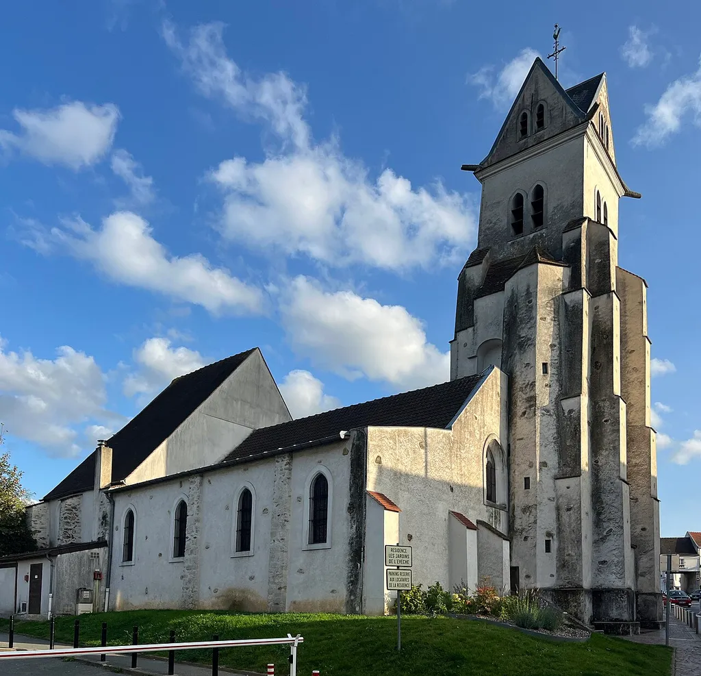 Église Saint-Denis de Pontault-Combault.