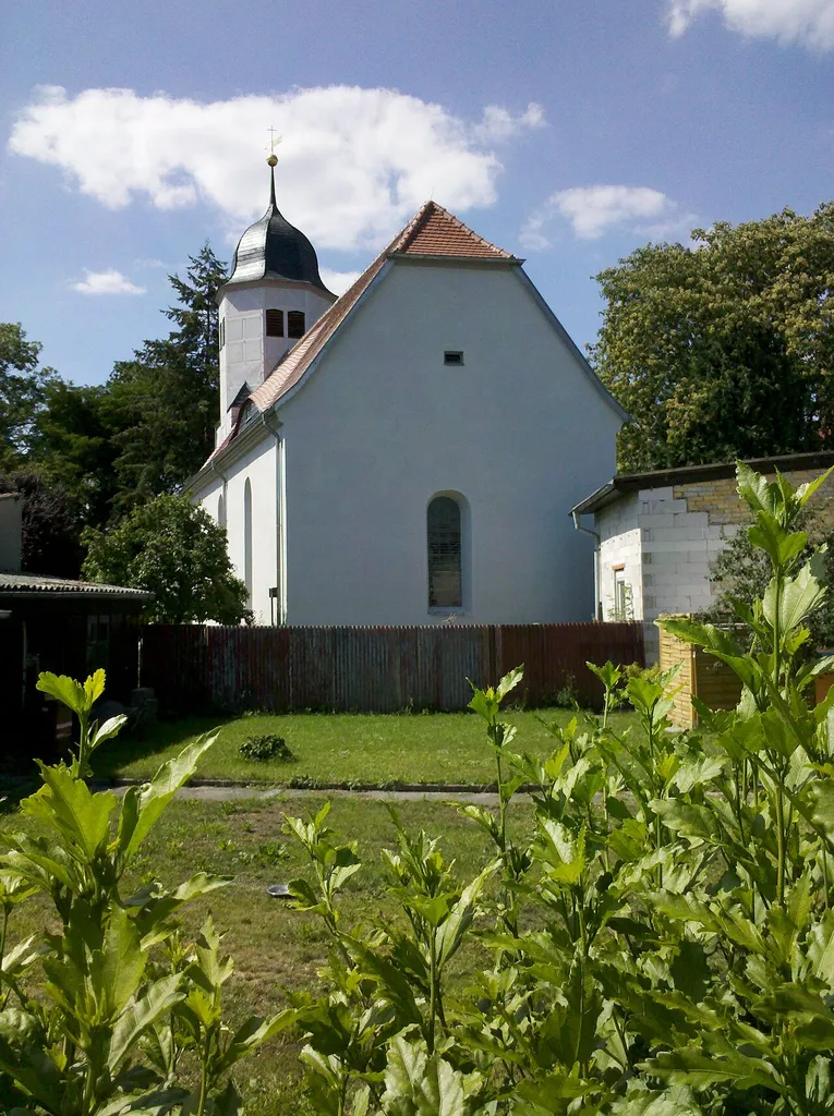 Kirche Krina -Ostansicht Hochkant- im Juli 2020