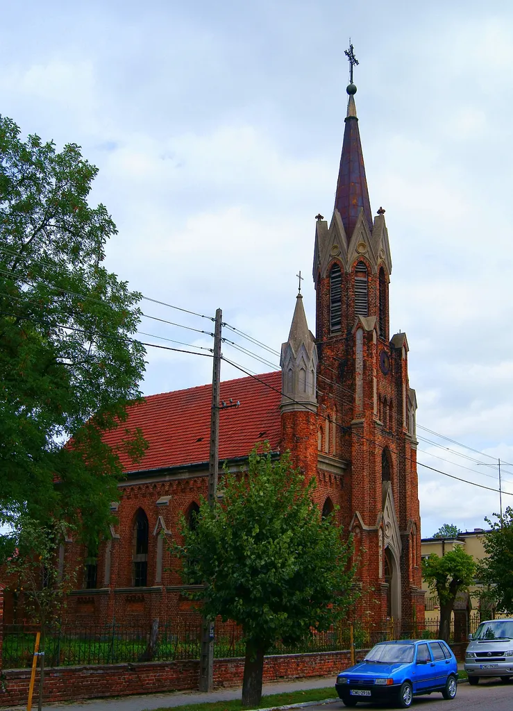 Izbica Kujawska, ul. Narutowicza 4 - dawny kościół ewangelicki, k. XIX (obecnie własność prywatna)
