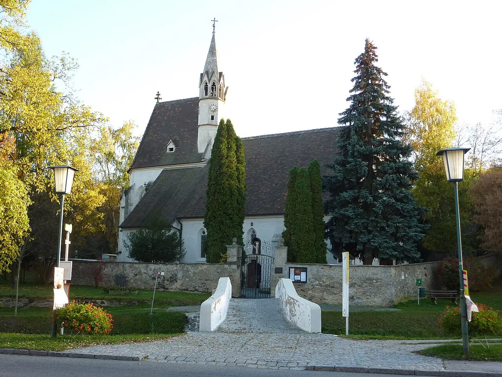 Filialkirche hl. Nikolaus, Langenlois, Niederösterreich This media shows the protected monument with ObjektID 54746 in Austria. (Commons, de, Wikidata)