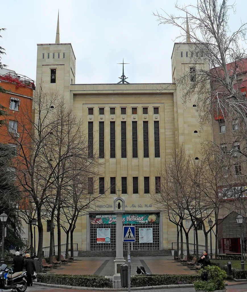 Parish church designed by architect Luis Cubillo de Arteaga and completed in 1975.
