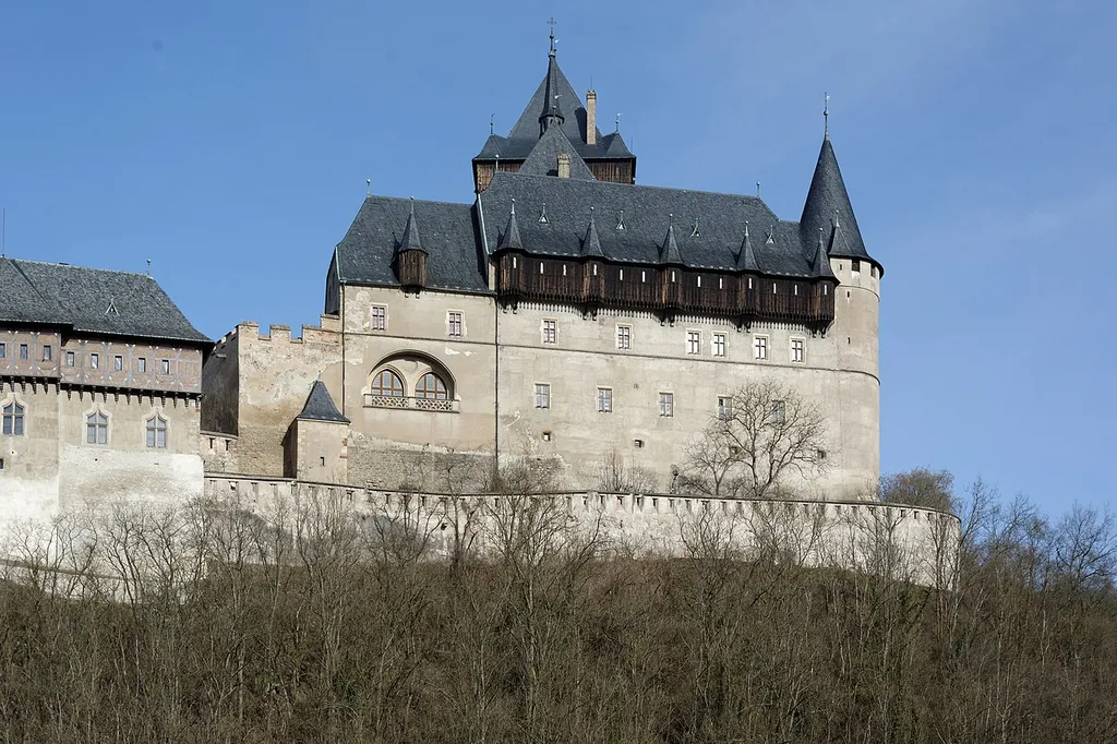 Hrad Karlštejn, jižní průčelí Císařského paláce.