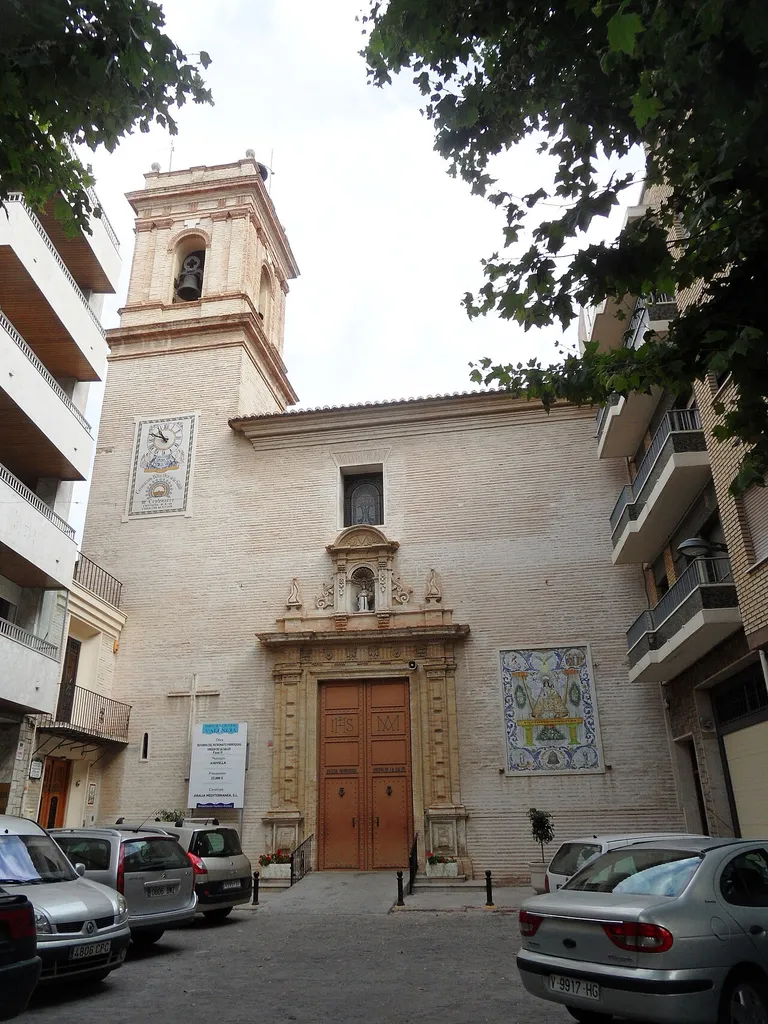Portada de l'església de la Mare de Déu de la Salut.