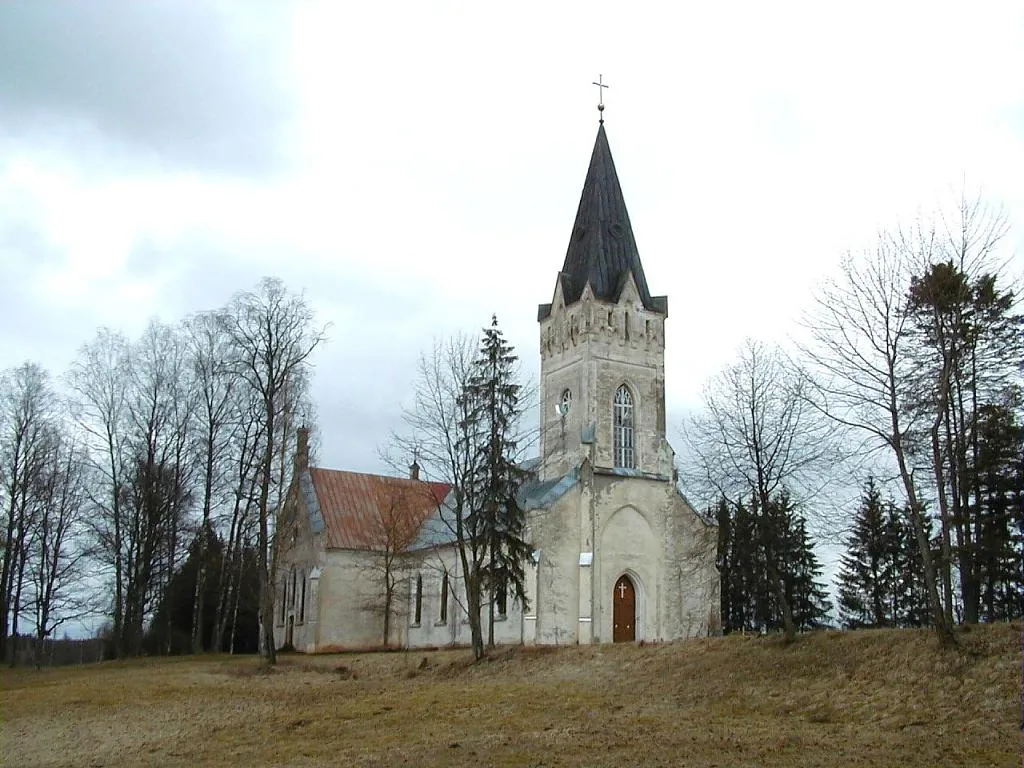 Jaunpiebalgas luterāņu baznīca 2001-04-13