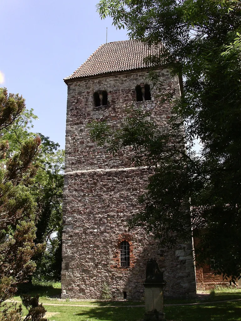 St. Gertrude's Church in Reideburg (Halle/Saale) from the west